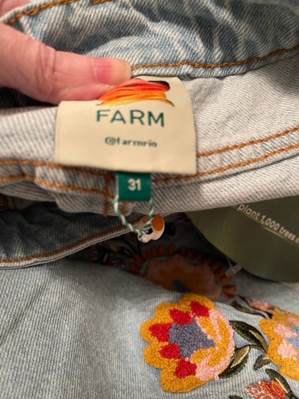 NWT FARM RIO Summer Garden Floral Embroidered Denim Shorts SZ: 24-32 - Picture 15 of 16